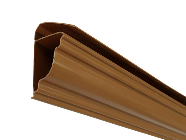 Moldura "U" Color madera de 6m