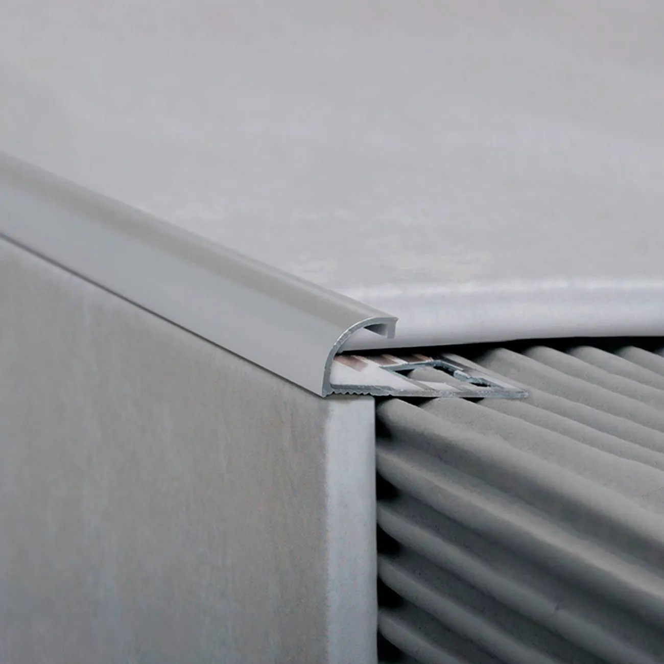 Guardacanto Bullnose Cromo Mate 10 mm x 10 mm x 2,5 m - Imagen 3